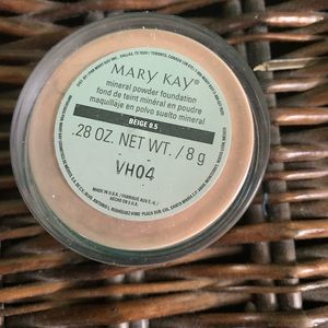 Marykay mineral powder foundation beige .5